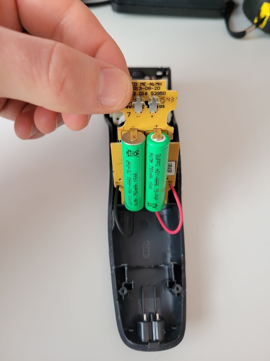 Philips HC5450 old batteries